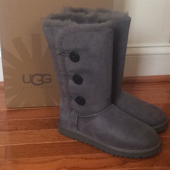 🆕 Authentic UGG bailey button triplet tall boots - Picture 3 of 7